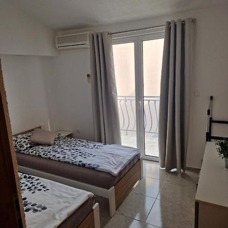 Sacher Apartament Igrane Bagian luar foto