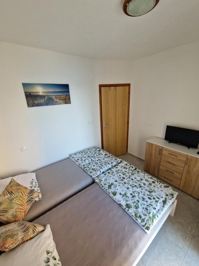 Sacher Apartament Igrane Bagian luar foto