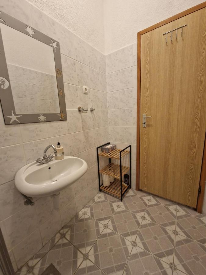 Sacher Apartament Igrane Bagian luar foto