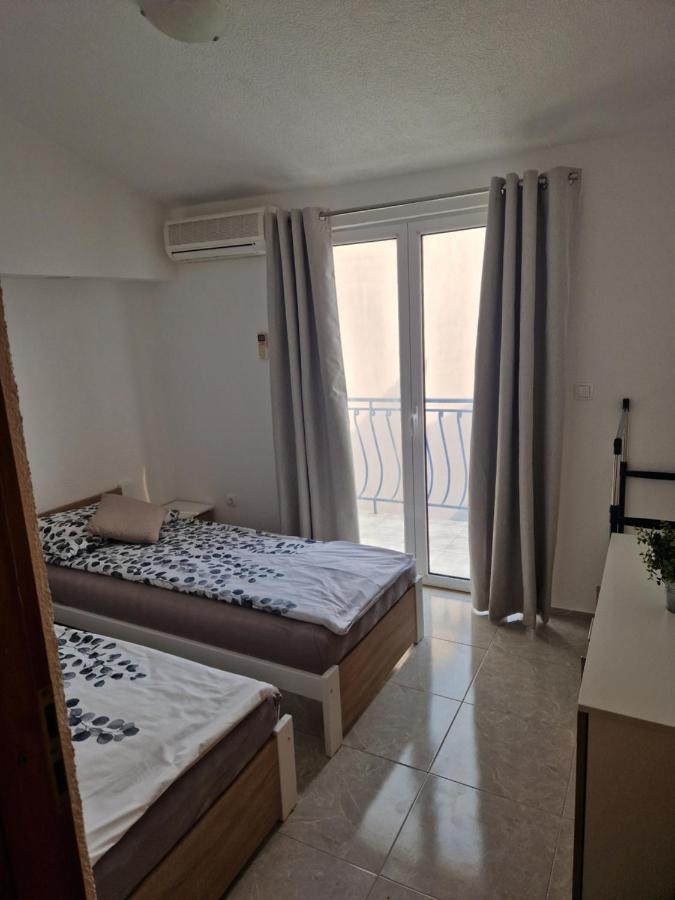 Sacher Apartament Igrane Bagian luar foto